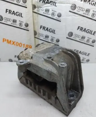 Seat Altea Engine mount bracket 1K0199262