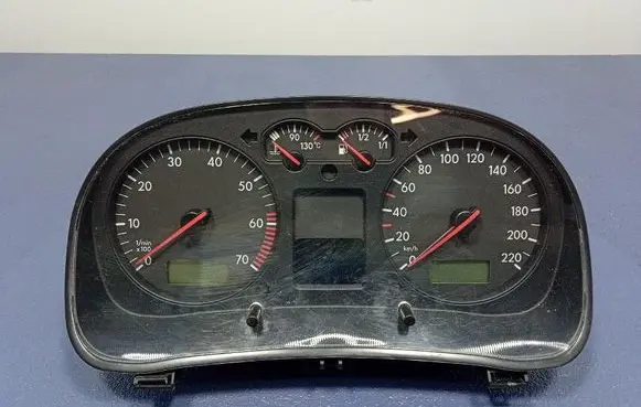 Volkswagen Golf IV Speedometer (instrument cluster) 1J0920826