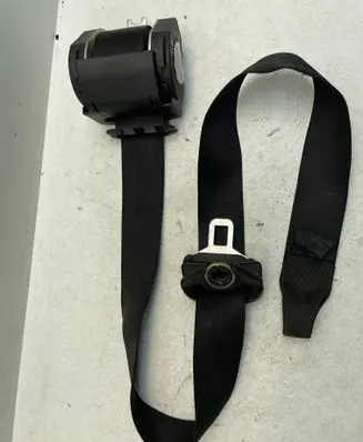 BMW 3 E46 Front seatbelt 8207953 560477800 040183