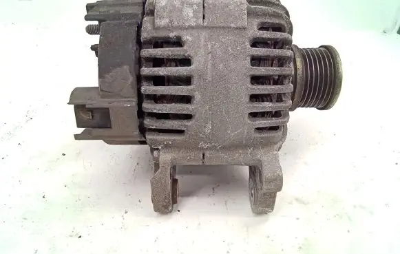 Volkswagen Crafter Generator/alternator 03L903024A