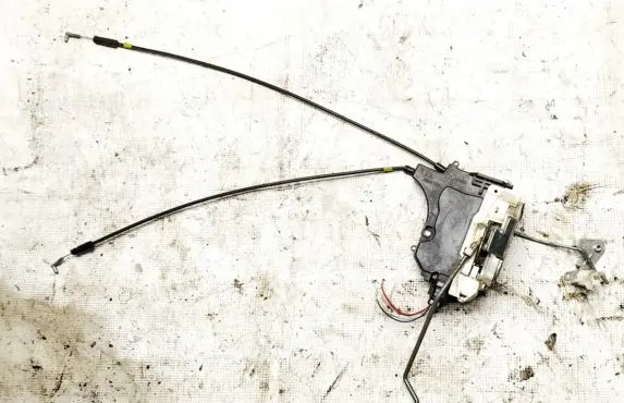 Mitsubishi Outlander Front door lock