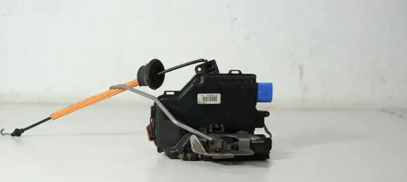 Audi A8 S8 D3 4E Front door lock 4E1837016