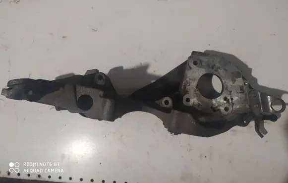 Skoda Superb B6 (3T) Generator/alternator bracket 03L903143K