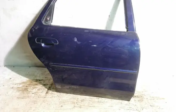 Ford Mondeo MK II Rear door