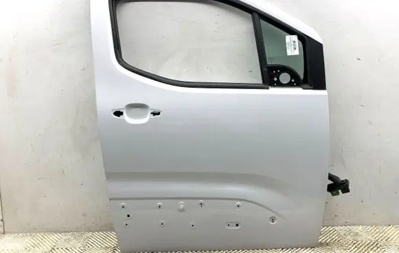 Opel Combo E Front door 