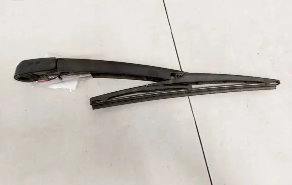 KIA Sorento Rear wiper blade arm