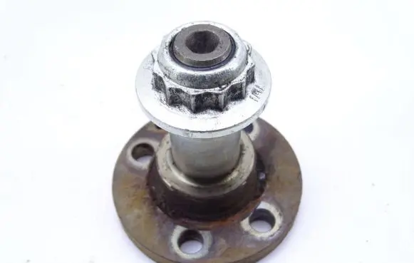Skoda Fabia Mk2 (5J) Hub lock 