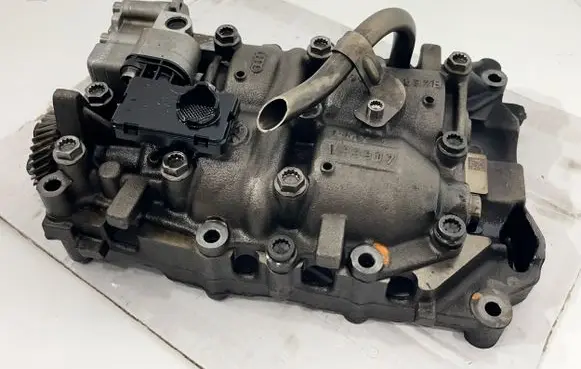 Volkswagen PASSAT B6 Oil pump balance shaft 03G103537B 03G115105C