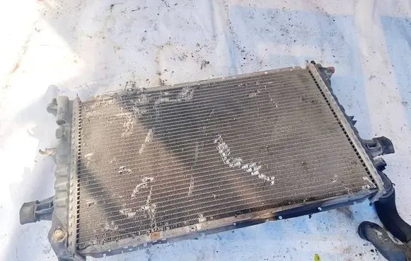 Opel Zafira A Coolant radiator 09157937