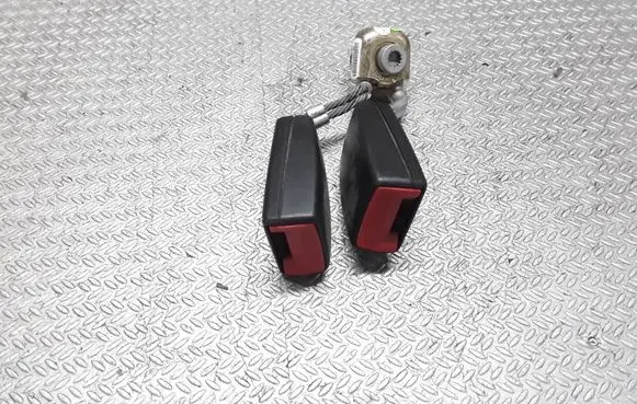 Volkswagen Jetta V Middle seatbelt buckle (rear) 1K0857739D