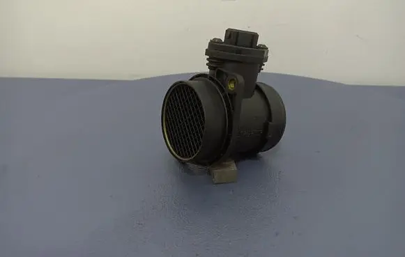 Audi A4 S4 B5 8D Mass air flow meter 058133471A