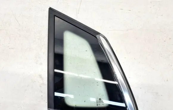 Skoda Kamiq Rear side window
