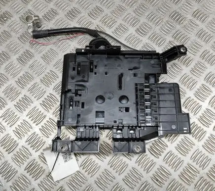 Volkswagen Touareg II Fuse module 7P0937548F