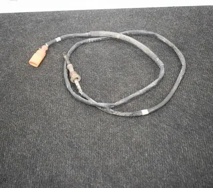 Volkswagen Amarok Oil temperature sensor 03L906088AF