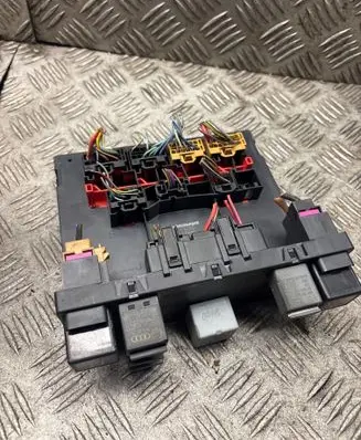 Skoda Octavia Mk2 (1Z) Comfort/convenience module 3C0937049AJ H54S2202 2810752