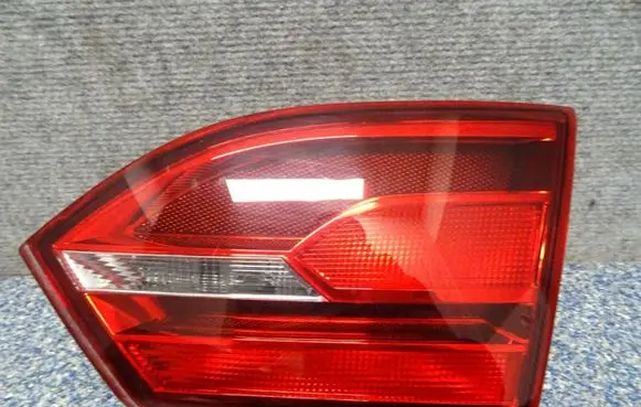 Volkswagen Jetta VI Tailgate rear/tail lights 5C6945094B
