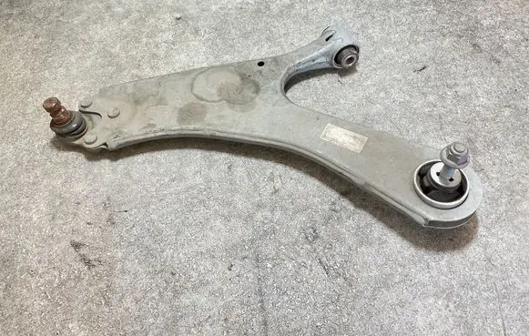 Front lower control arm/wishbone