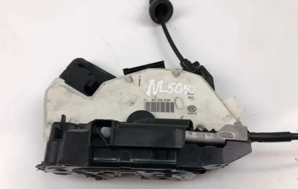 Volkswagen Golf VII Coupe door lock (next to the handle) 5K4839016R