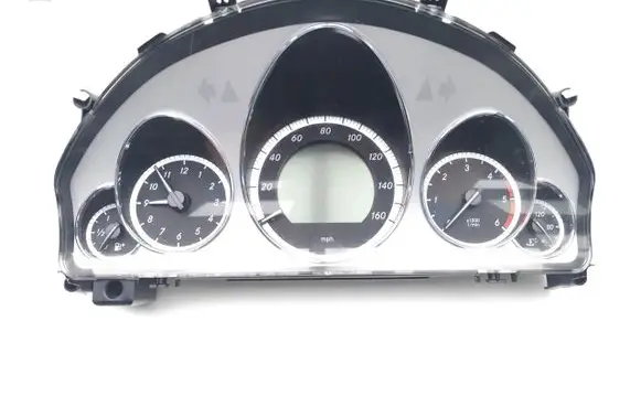 Mercedes-Benz E W212 Speedometer (instrument cluster) A2129002010 A2049024102 A2049024202