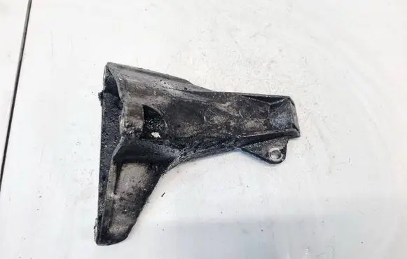 Volkswagen PASSAT B5.5 Engine mounting bracket 8D0199308AG