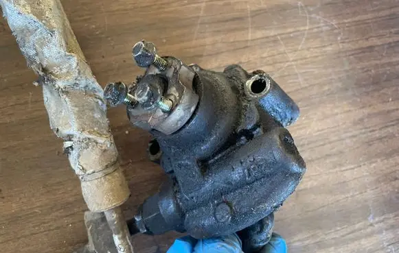 Ford Mondeo Mk III Power steering pump