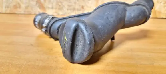 Peugeot 307 Oil fill pipe 9638323780