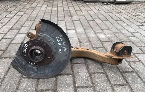 BMW 3 E46 Rear wheel hub spindle/knuckle 33326774780 6774780 33326770806