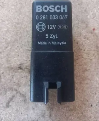 Volvo V70 Glow plug pre-heat relay 30785663