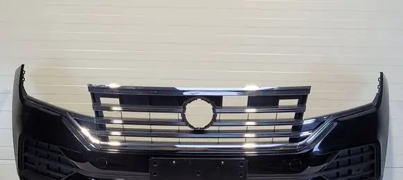 Volkswagen Touareg III Front bumper 760807221E.