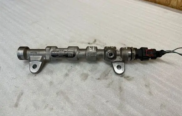 Opel Insignia A Fuel main line pipe 55576177