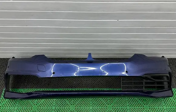 BMW 5 G30 G31 G38 Front bumper 7385336