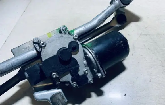 BMW 1 E81 E87 Wiper motor 692570601 6925706-01