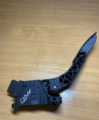 Volkswagen Golf VII Accelerator throttle pedal 5Q2723503D C2011