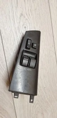 Toyota Corolla E110 Electric window control switch 8480202271B