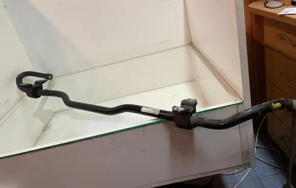 Volkswagen Touran II Front anti-roll bar/sway bar 1K0411303A 220348M