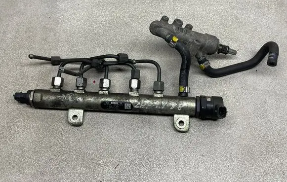 Opel Zafira B Fuel main line pipe 55200266