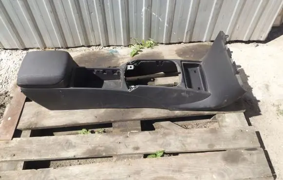 Volvo V50 Center console