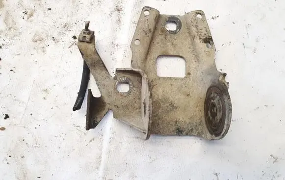 Audi 80 90 S2 B4 Engine mounting bracket 