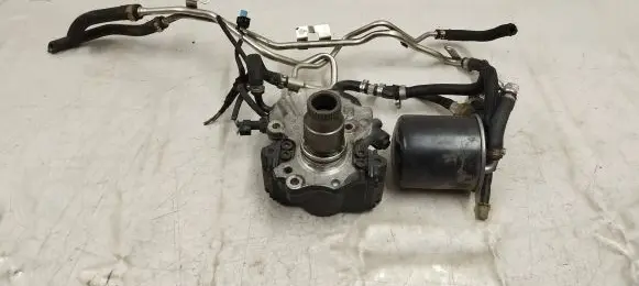 Mercedes-Benz GLC X253 C253 Fuel injection high pressure pump A6510702801