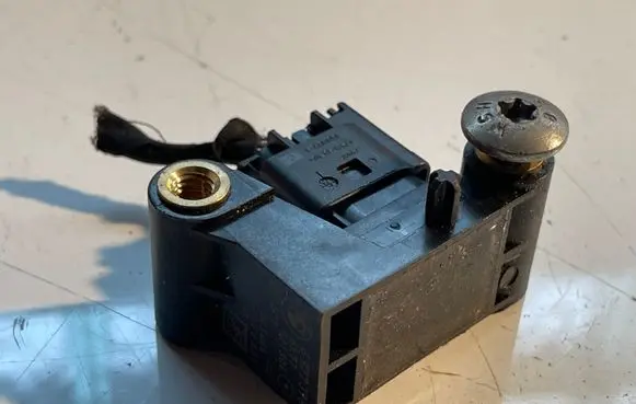 BMW 5 E60 E61 Airbag deployment crash/impact sensor 6977398
