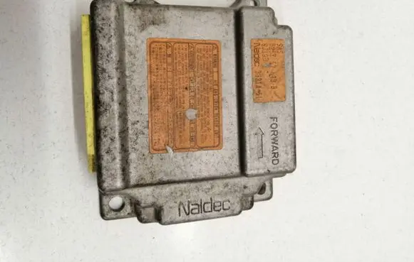 Mazda 323 F Airbag control unit/module B25F57K30B