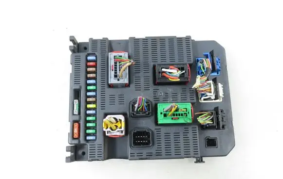 Peugeot 207 Central body control module 9663798280