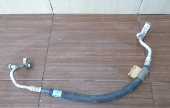 SsangYong Rexton Air conditioning (A/C) pipe/hose 6861008B01