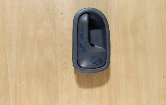 Mazda 626 Rear door interior handle DH22I