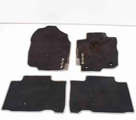 Toyota RAV 4 (XA40) Car floor mat set 
