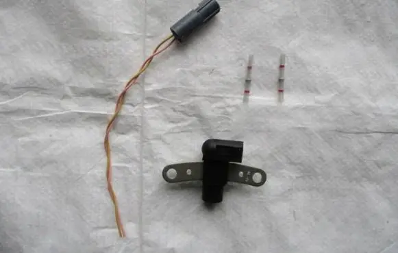 Renault Clio III Crankshaft position sensor 8200688406