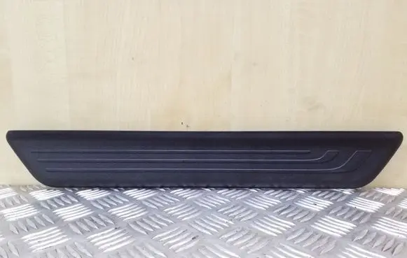 Hyundai i40 Front sill trim cover 858833Z000