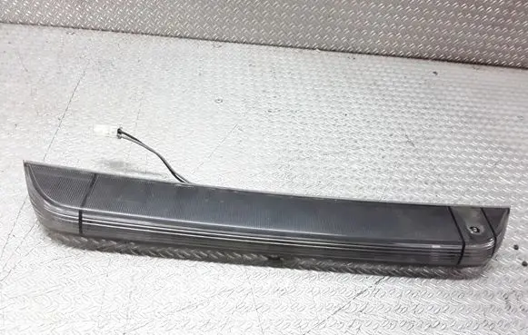Mitsubishi Grandis Third/center stoplight