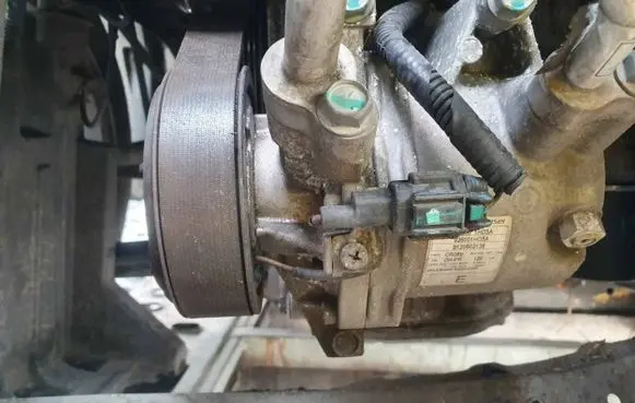 Nissan Micra Air conditioning (A/C) compressor (pump) 926001hd5a
