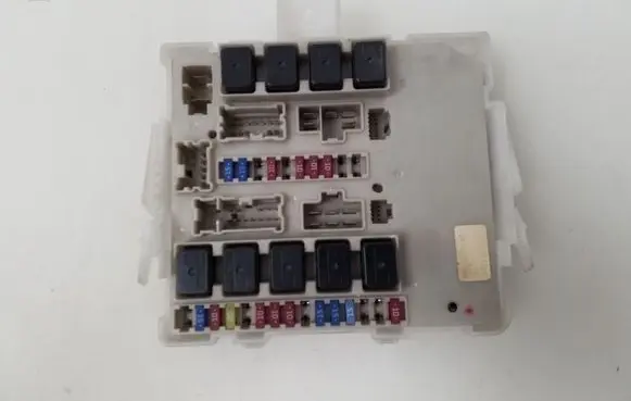 Nissan Navara Fuse module 